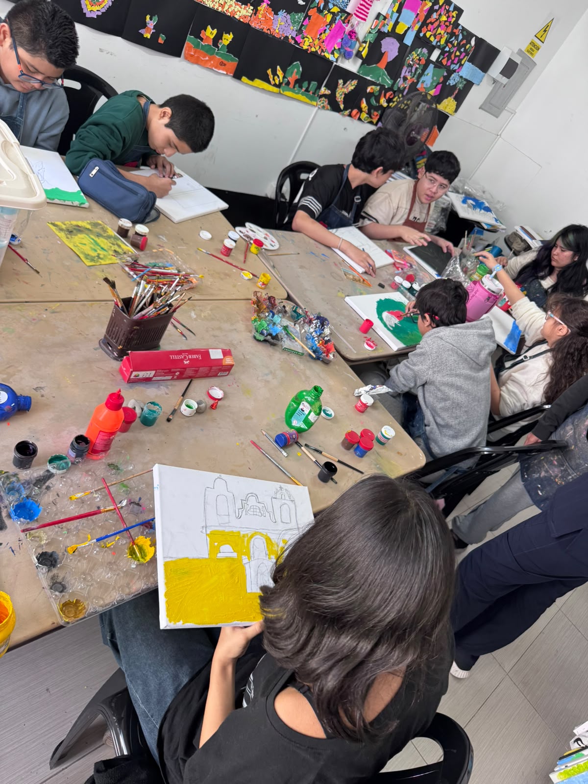 Actividad grupal del taller de arte